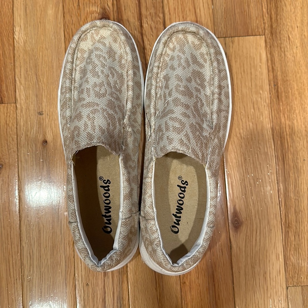 Outwoods leopard print shoes-NWOT